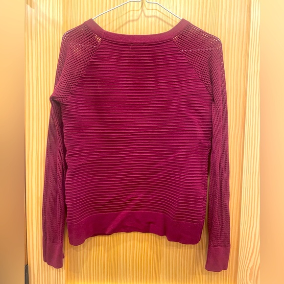 Guess - Burgundy Long Sleeve Shirt size Small - Picture 3 of 5